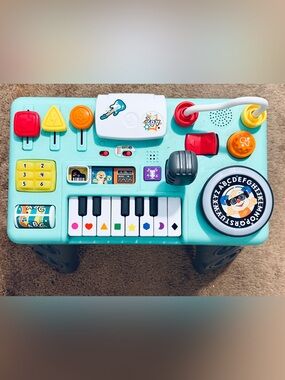 Standing playset DJ kids